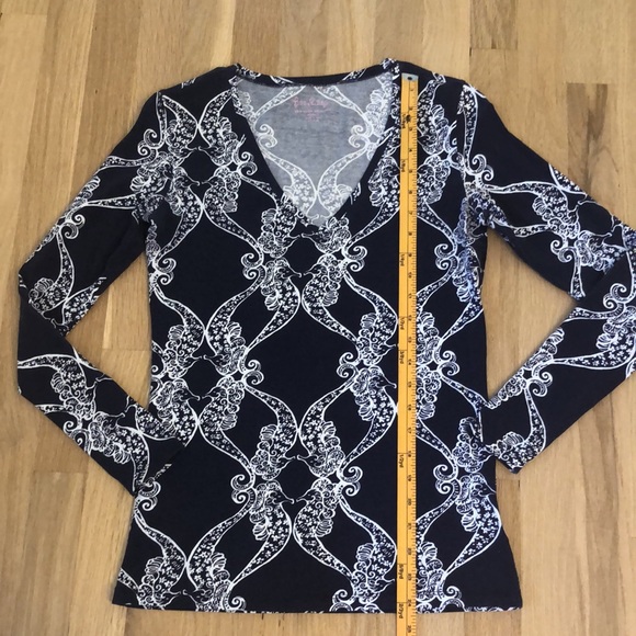 Lilly Pulitzer Kissing Seahorse Jodie V-neck Longsleeve Blue and White Size XS - Picture 5 of 13